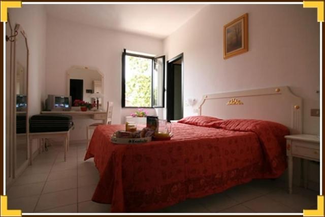 Hotel Vecchio Convento 바레지오 객실 사진