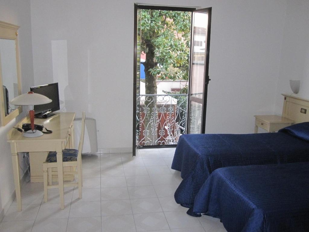 Hotel Vecchio Convento 바레지오 객실 사진